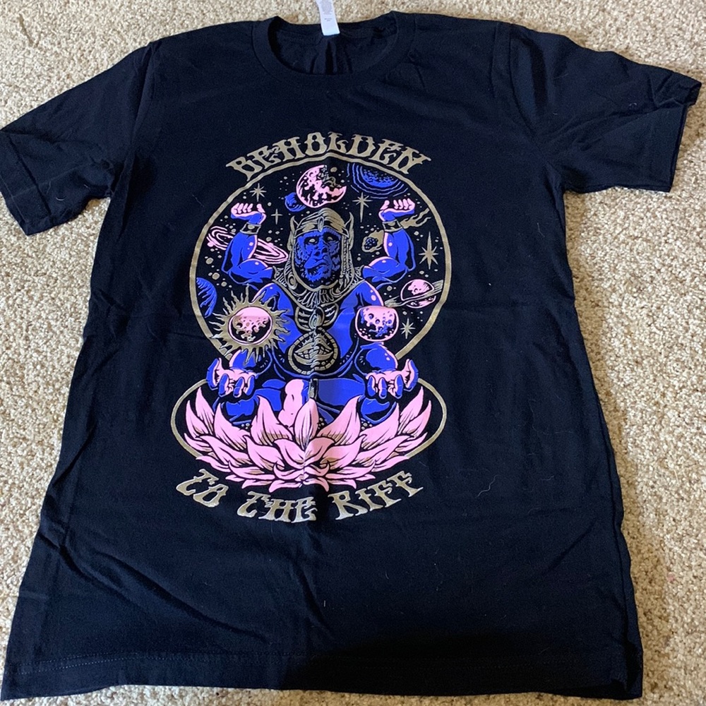 Graphic tee